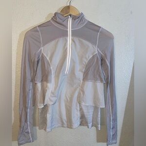 Women Lululemon Quarter Zip I Color: white & gray I Size XS